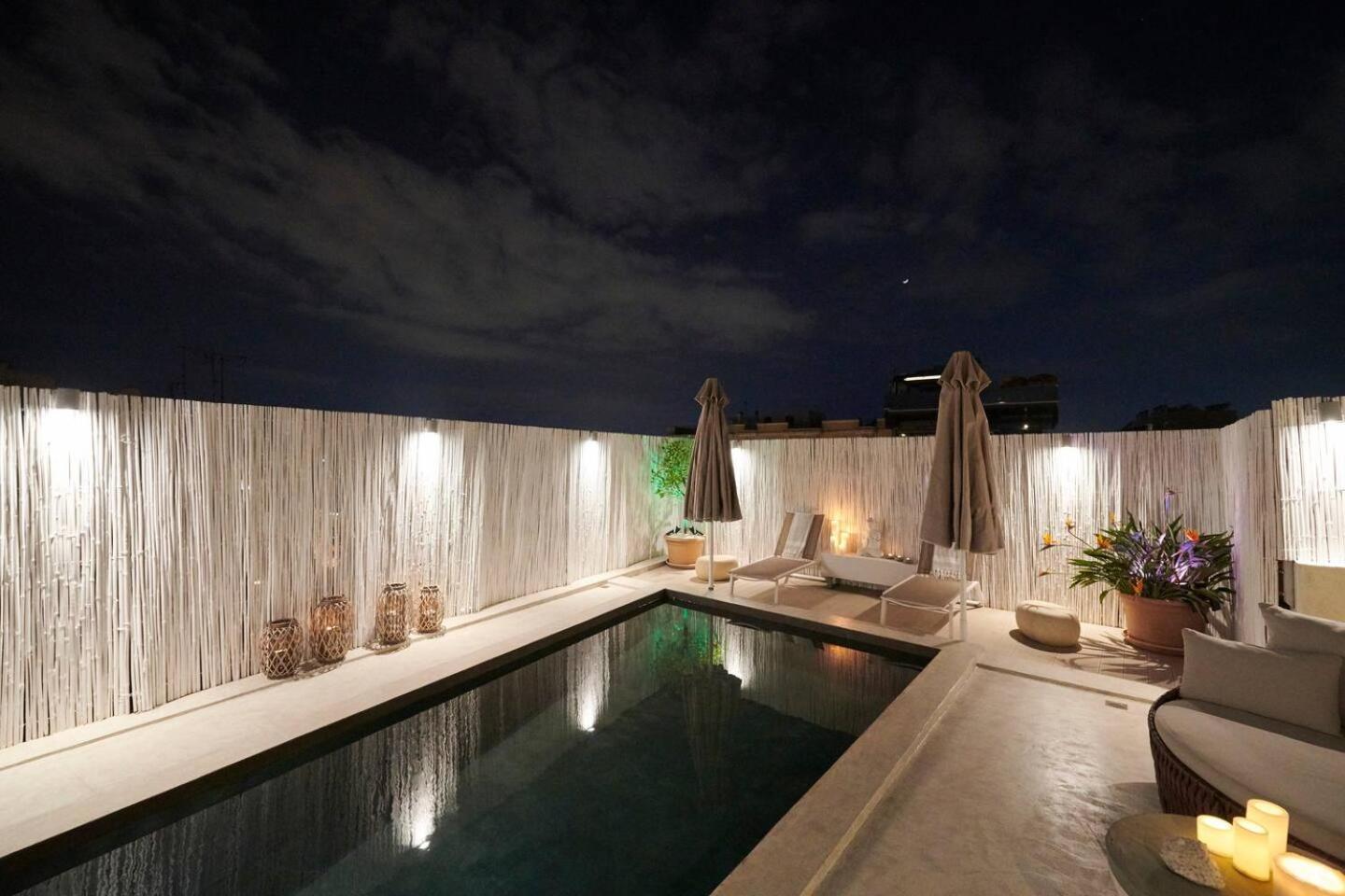 אתונה Ma Maison No5 Penthouse Loft, Private Heated Pool, Acropolis View, Ultra High Speed Internet 300 Mbps, Short Walk To Acropolis, Parking Upon Request, 1' From Metro מראה חיצוני תמונה