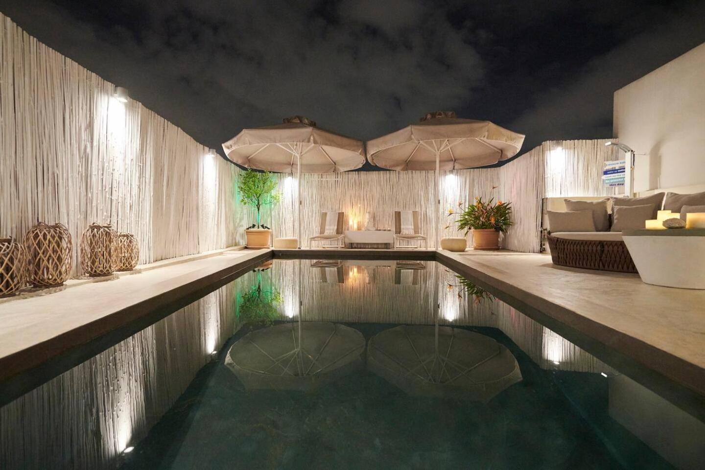 אתונה Ma Maison No5 Penthouse Loft, Private Heated Pool, Acropolis View, Ultra High Speed Internet 300 Mbps, Short Walk To Acropolis, Parking Upon Request, 1' From Metro מראה חיצוני תמונה