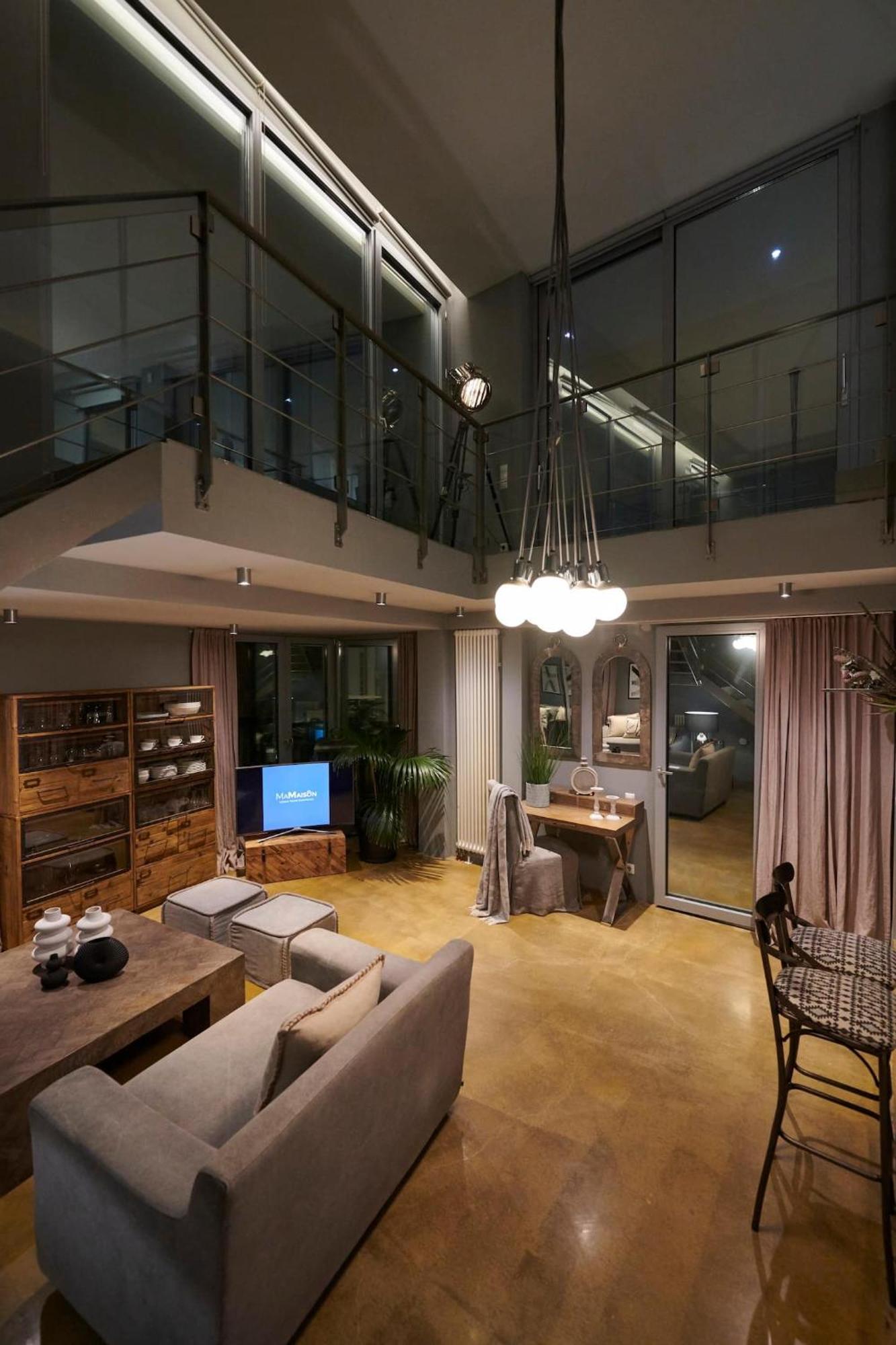אתונה Ma Maison No5 Penthouse Loft, Private Heated Pool, Acropolis View, Ultra High Speed Internet 300 Mbps, Short Walk To Acropolis, Parking Upon Request, 1' From Metro מראה חיצוני תמונה