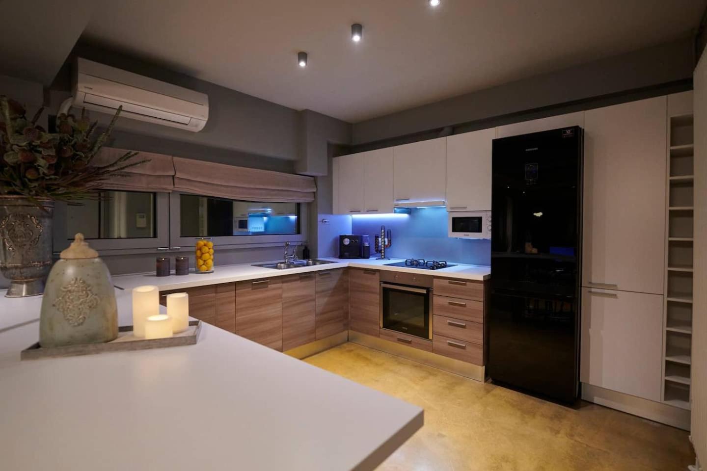 אתונה Ma Maison No5 Penthouse Loft, Private Heated Pool, Acropolis View, Ultra High Speed Internet 300 Mbps, Short Walk To Acropolis, Parking Upon Request, 1' From Metro מראה חיצוני תמונה