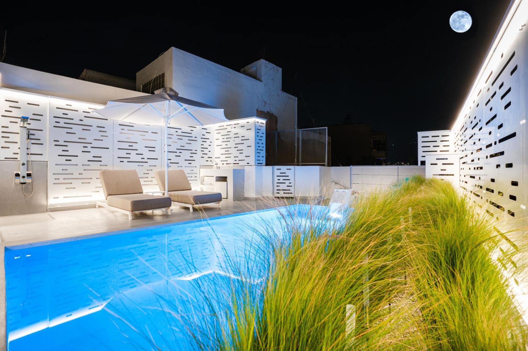 אתונה Ma Maison No5 Penthouse Loft, Private Heated Pool, Acropolis View, Ultra High Speed Internet 300 Mbps, Short Walk To Acropolis, Parking Upon Request, 1' From Metro מראה חיצוני תמונה