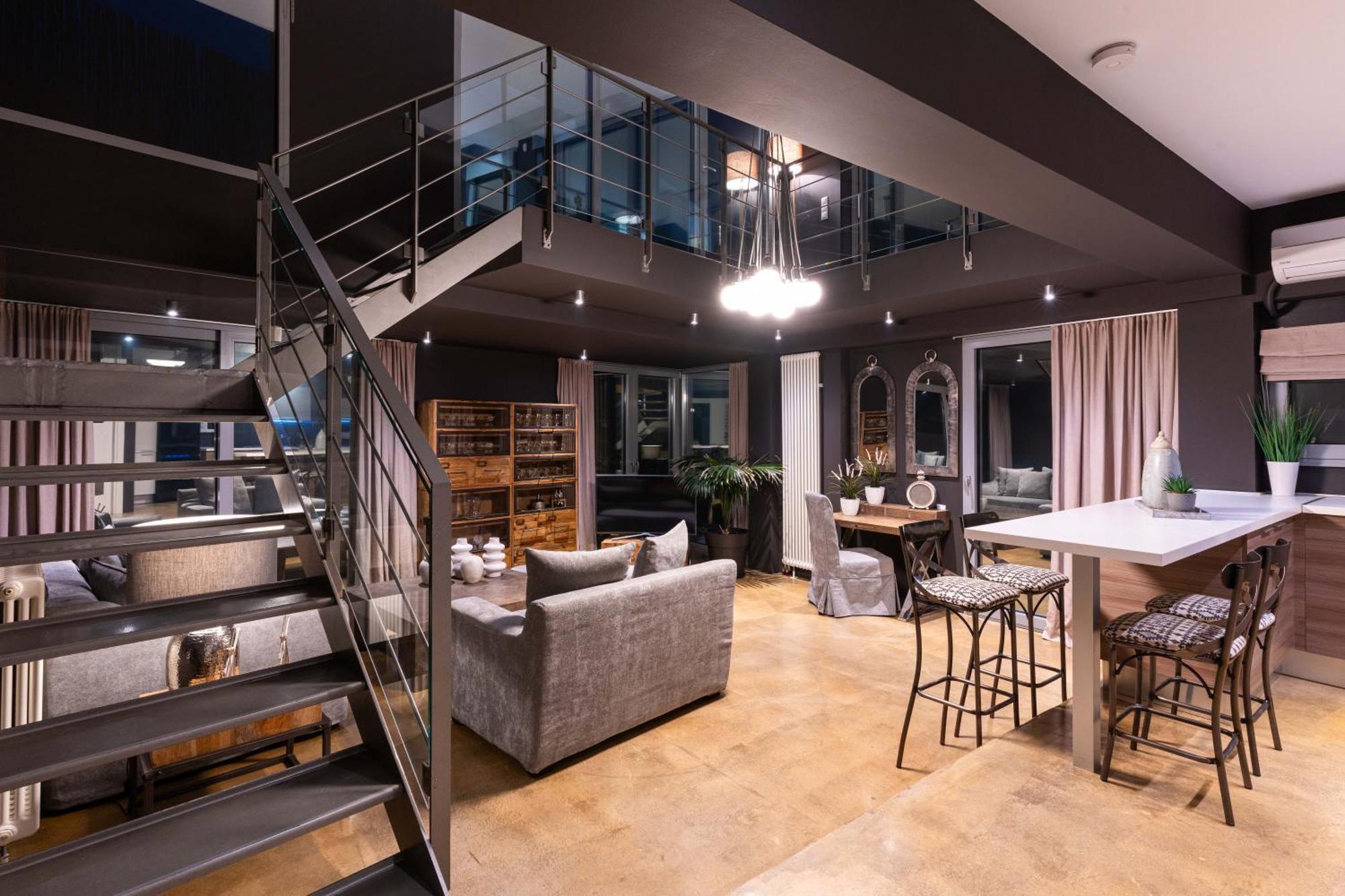 אתונה Ma Maison No5 Penthouse Loft, Private Heated Pool, Acropolis View, Ultra High Speed Internet 300 Mbps, Short Walk To Acropolis, Parking Upon Request, 1' From Metro מראה חיצוני תמונה